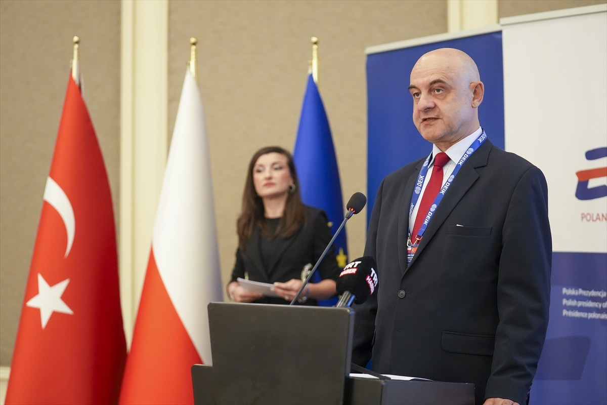 Polonya'nın Ankara Büyükelçisi Maciej Przemyslaw Lang, Polonya İstanbul Başkonsolosluğu ve Polonya...