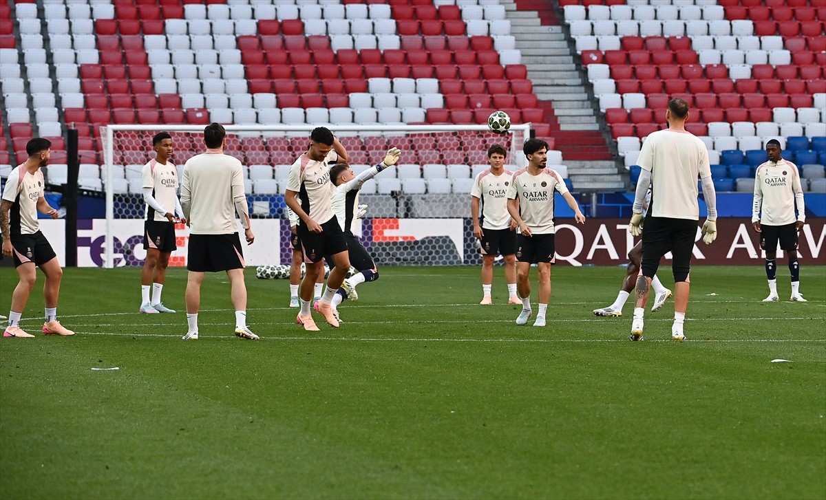 PSG, UEFA Şampiyonlar Ligi'nde yarın Inter ile oynayacağı final maçının hazırlıklarını tamamladı....