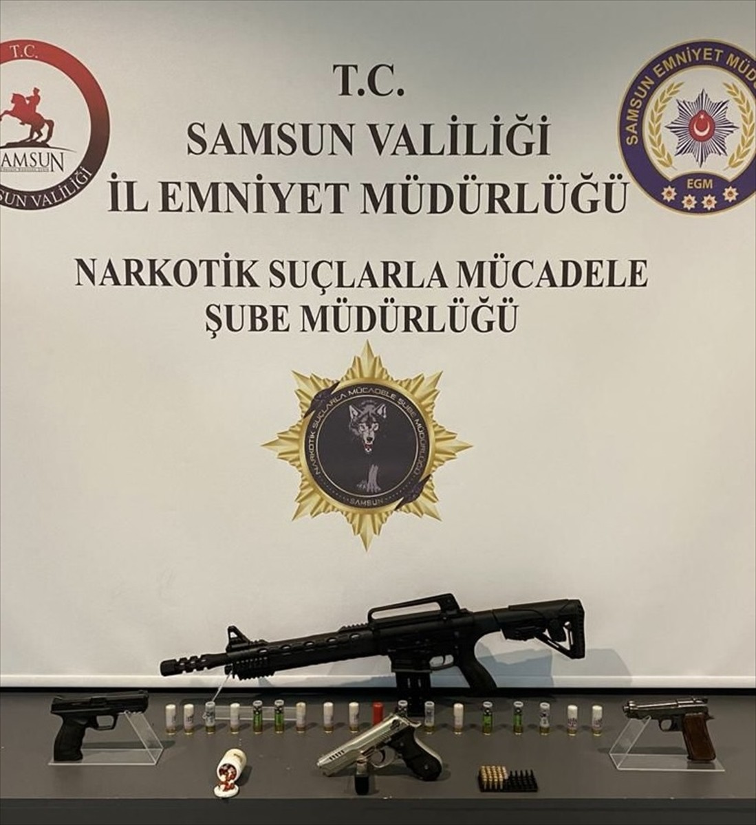 Samsun'da düzenlenen uyuşturucu operasyonunda 21 şüpheli gözaltına alındı. Operasyonda, 267,14...