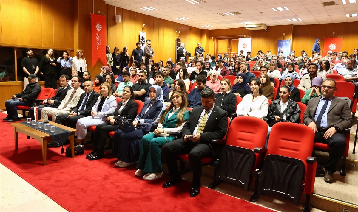 Samsun'da, Ondokuz Mayıs Üniversitesi (OMÜ) Dezenformasyonla Mücadele Topluluğunca Atatürk Kültür...