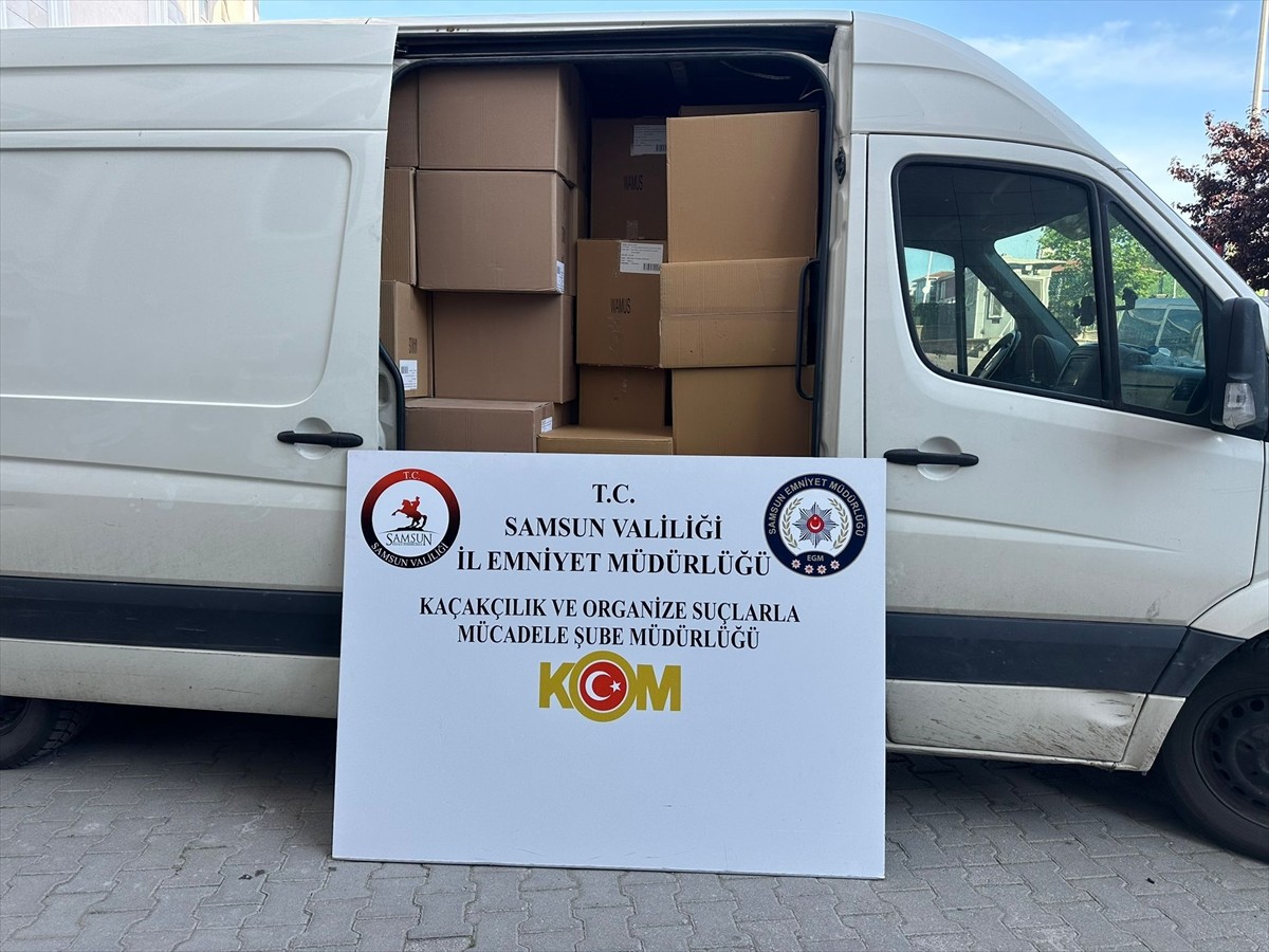 Samsun'un İlkadım ilçesinde düzenlenen operasyonda, 2 milyon 260 bin kaçak makaron (filtreli...