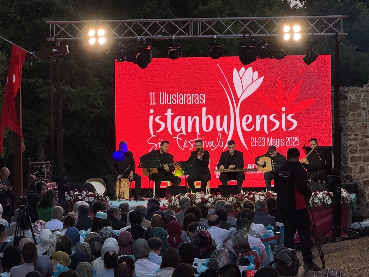 Sultanbeyli Belediyesince düzenlenen "11. Uluslararası İstanbulensis Şiir Festivali" Aydos...