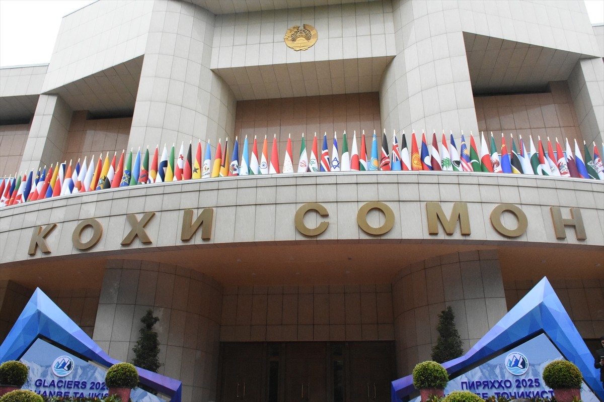 Tacikistan hükümetinin ev sahipliğinde düzenlenen "Buzulların Korunmasına ilişkin Yüksek Düzeyli...