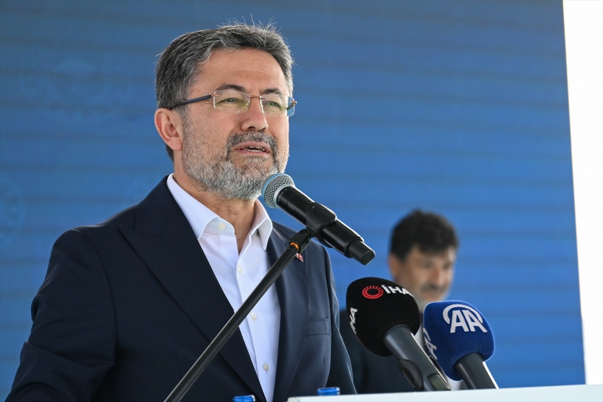 Tarım ve Orman Bakanı İbrahim Yumaklı, Karataş Sera Organize Tarım Bölgesi Altyapı İnşaat...