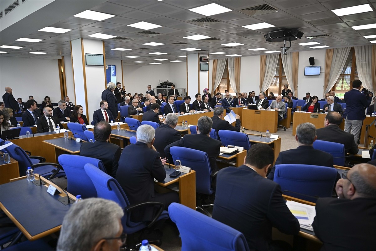 TBMM Plan ve Bütçe Komisyonu'nda, Bazı Kanun ve Kanun Hükmünde Kararnamelerde (KHK) Değişiklik...