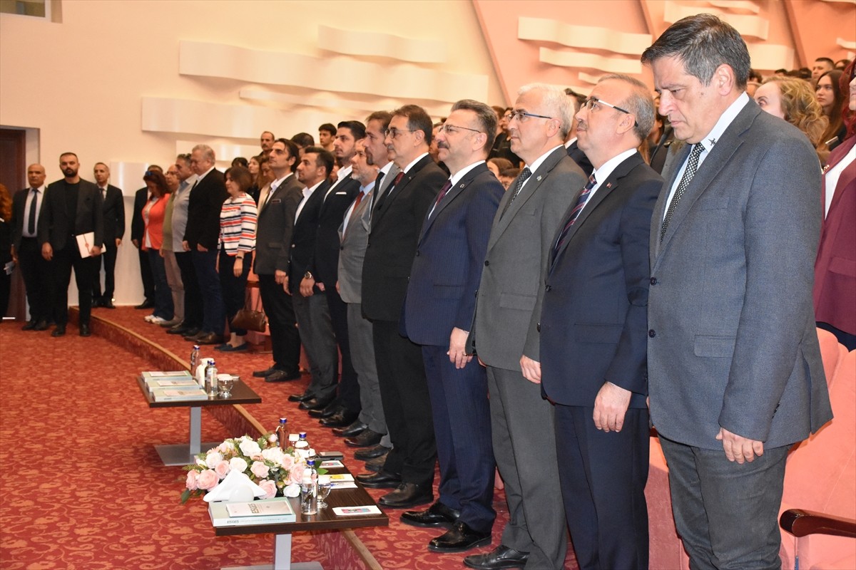 TBMM Yapay Zeka Araştırma Komisyonu Başkanı ve AK Parti Eskişehir Milletvekili Fatih Dönmez...