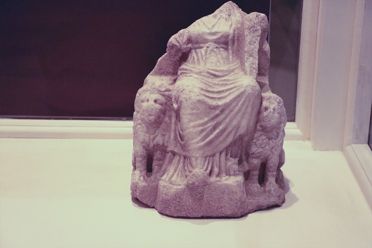 Tekirdağ Arkeoloji ve Etnografya Müzesi'nde yer alan tarih öncesi dönemde bolluğun ve bereketin...