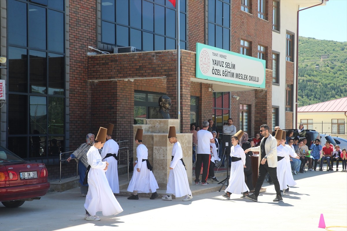 Tokat'ta 7 öğrenciden kurulan semazen grubunda yer alan özel gereksinimli öğrenciler, yeni...