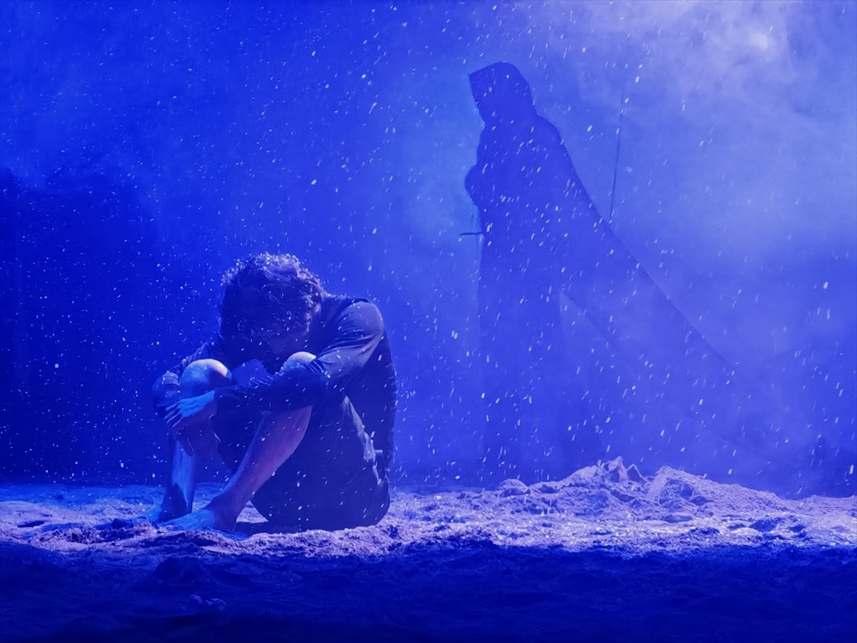 Trabzon'da düzenlenen 25'inci Uluslararası Karadeniz Tiyatro Festivali, Moldova ekibinin Teatrul...