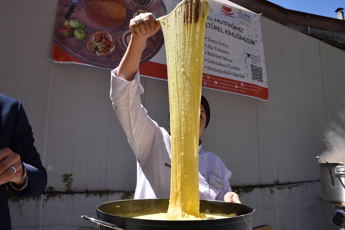 Trabzon'da, "Türk Mutfağı Haftası" etkinlikleri kapsamında coğrafi işaretli ürünlerle hazırlanan...
