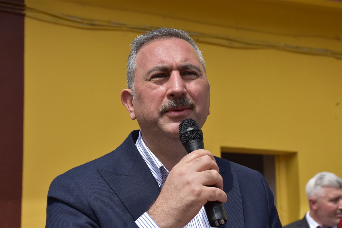 Trabzon'un Of ilçesinde 2025 yaş çay sezonu kampanyasının açılışı ÇAYKUR Of Çamlı Çay...