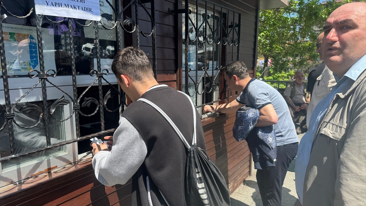 Trabzonspor'un Trendyol Süper Lig'in 35. haftasında Galatasaray ile oynayacağı maçın biletleri...