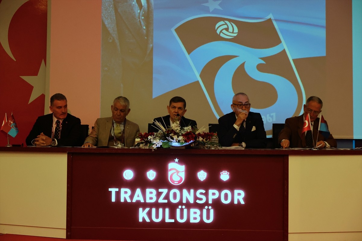 Trabzonspor Kulübü'nde mayıs ayı Olağan Divan Genel Kurulu Toplantısı yapıldı. Kadir Özcan...