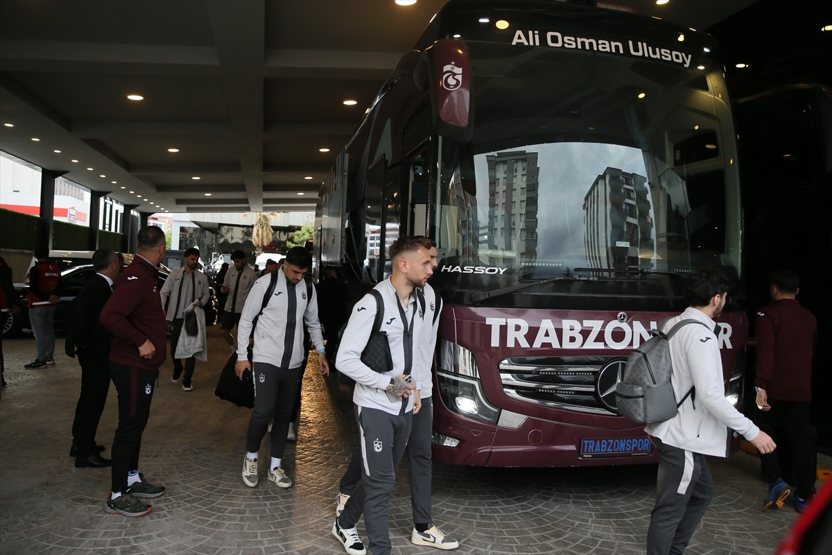 Trabzonspor, Ziraat Türkiye Kupası finalinde yarın Galatasaray ile yapacağı maç için Gaziantep'e...