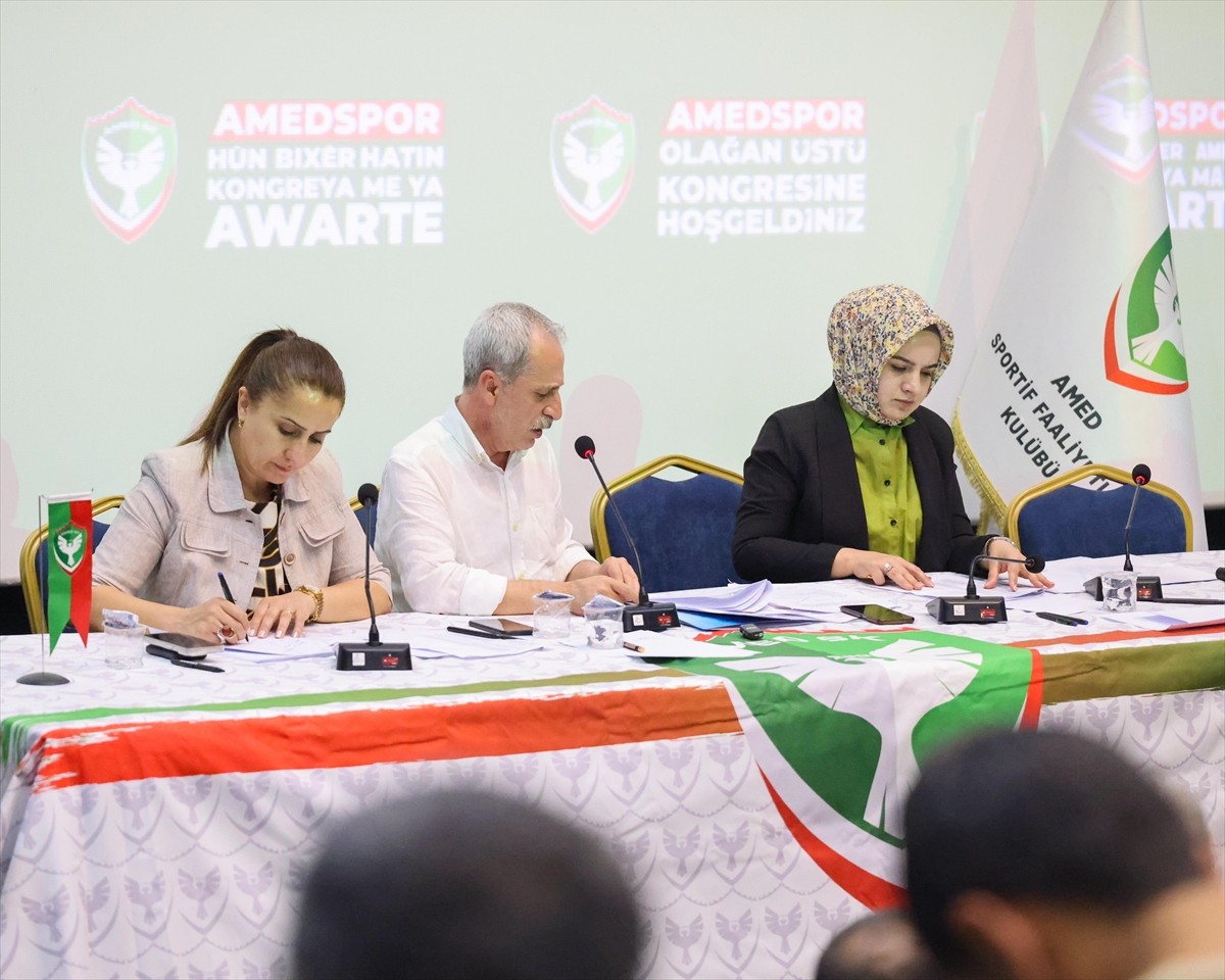 Trendyol 1. Lig ekiplerinden Amed Sportif Faaliyetler'de kulüp başkanlığına Burç Baysal yeniden...