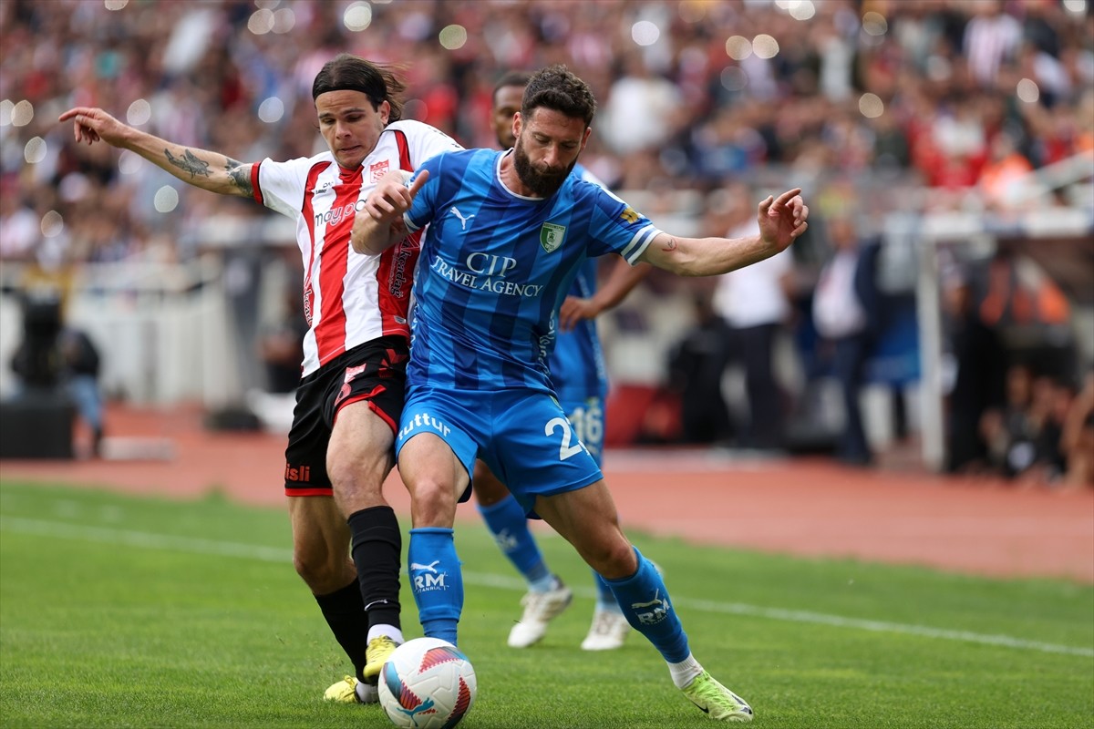 Trendyol Süper Lig'in 35. haftasında Net Global Sivasspor ile Sipay Bodrum FK, BG Grup 4 Eylül...