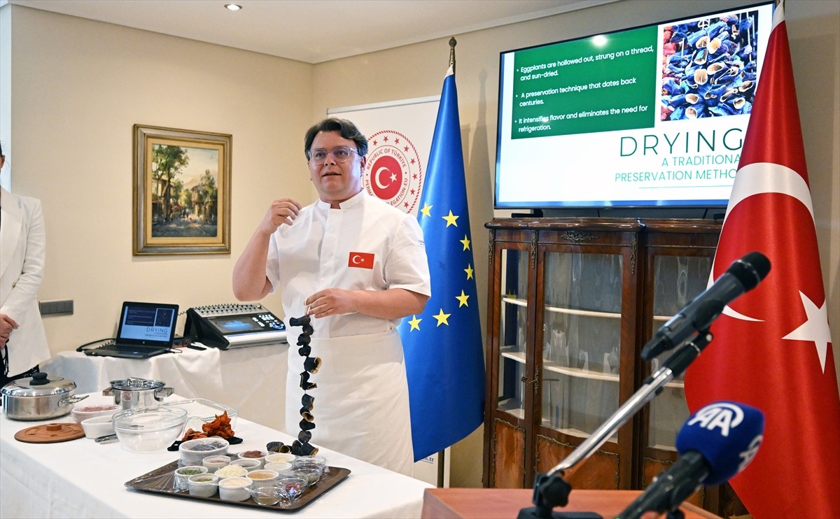 Türkiye'nin Avrupa Birliği (AB) Daimi Temsilcisi Büyükelçi Faruk Kaymakcı'nın ev sahipliğinde...