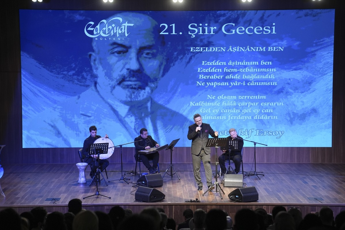 Türkiye'nin en köklü şiir etkinliklerinden biri olan "Edebiyat Bülteni Şiir Gecesi", 14 yıl sonra...