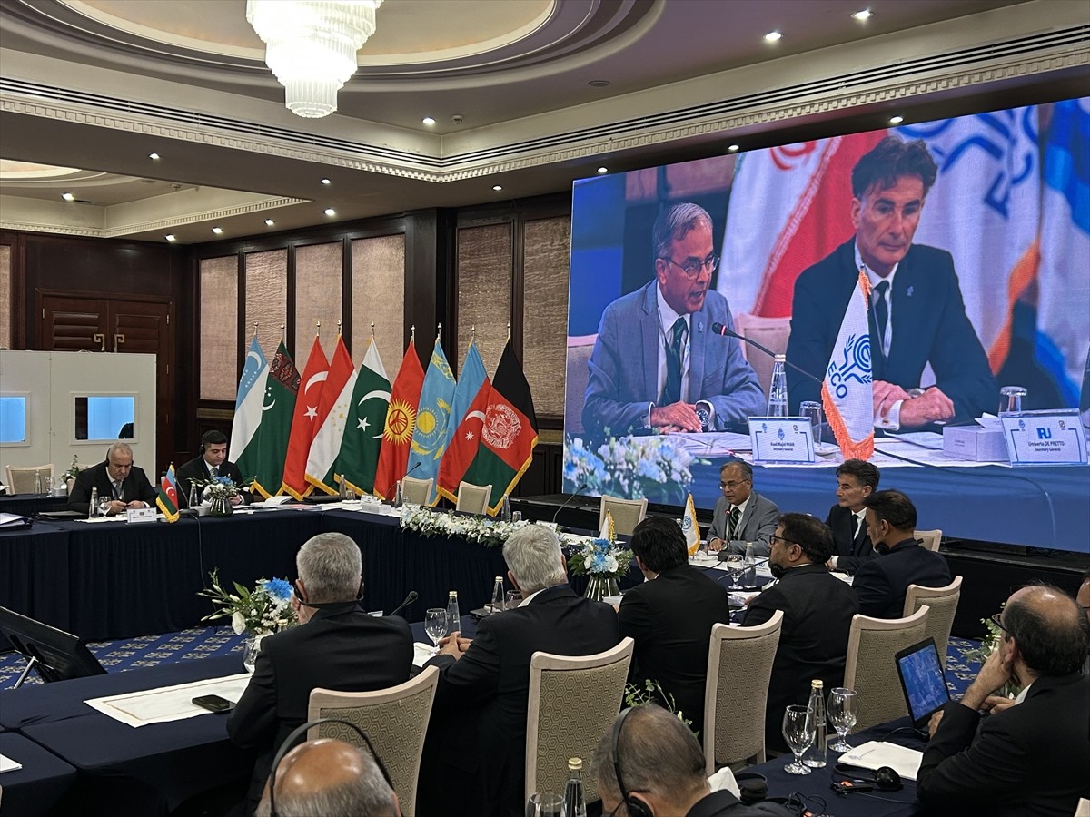 Türkiye'nin kurucularından olduğu Ekonomik İşbirliği Teşkilatı (EİT) üyesi ülkelerin 10'uncu...