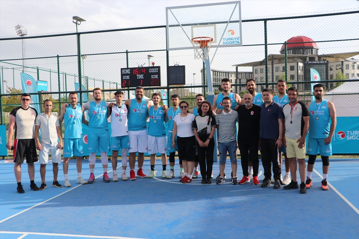  Türkiye Basketbol Federasyonu (TBF) ile Türkiye Sigorta iş birliğiyle hayata geçirilen açık hava...