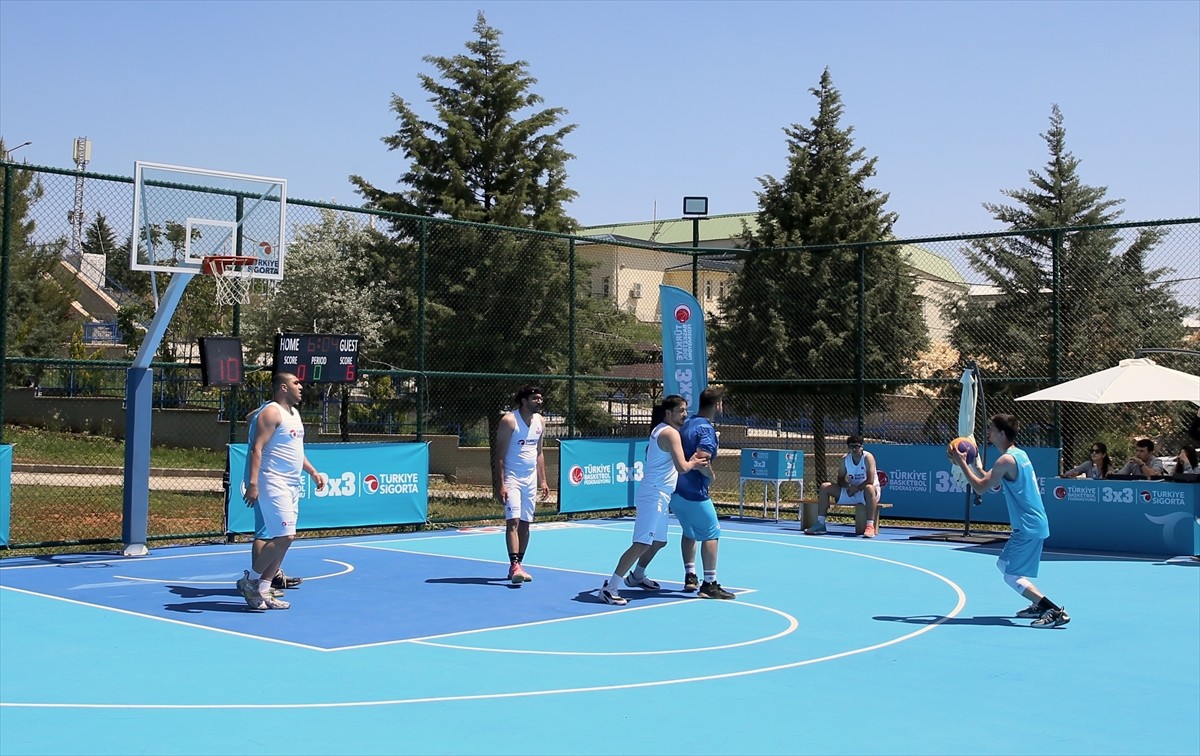 Türkiye Basketbol Federasyonu (TBF) ve Türkiye Sigorta iş birliğiyle hayata geçirilen açık hava...