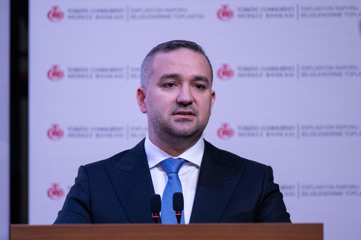 Türkiye Cumhuriyet Merkez Bankası (TCMB) Başkanı Fatih Karahan, yılın 2. Enflasyon Raporu'nun...