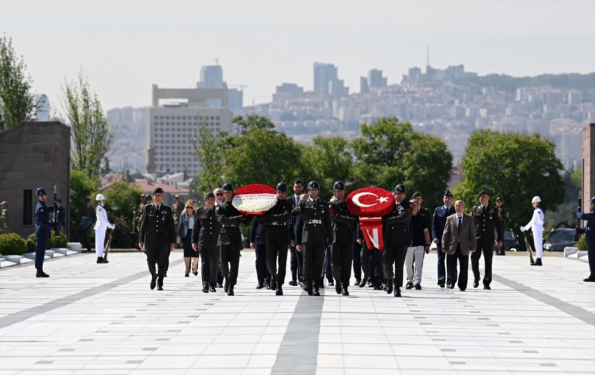 Türkiye Cumhuriyeti'nin 5. Cumhurbaşkanı Cevdet Sunay, vefatının 43. yılında mezarı başında...