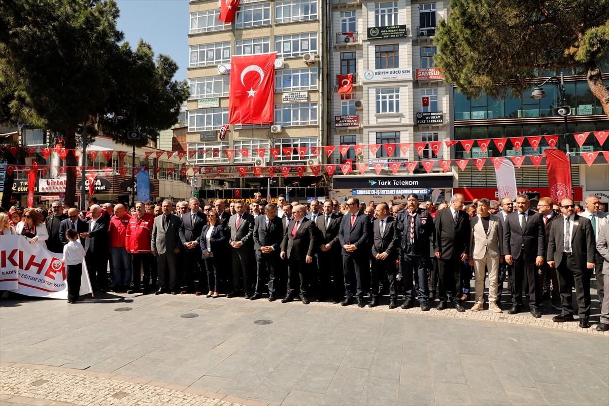 Türkiye Cumhuriyeti'nin kurucusu Mustafa Kemal Atatürk'ün, Milli Mücadele'yi başlatmak için 19...