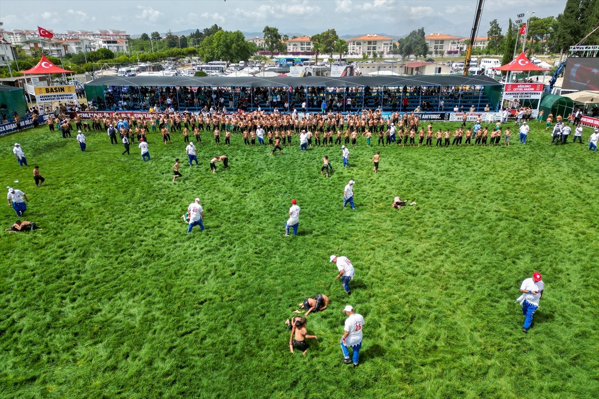 Türkiye Geleneksel Güreşler Federasyonu bünyesinde gerçekleştirilen CW Enerji Türkiye Yağlı Güreş...