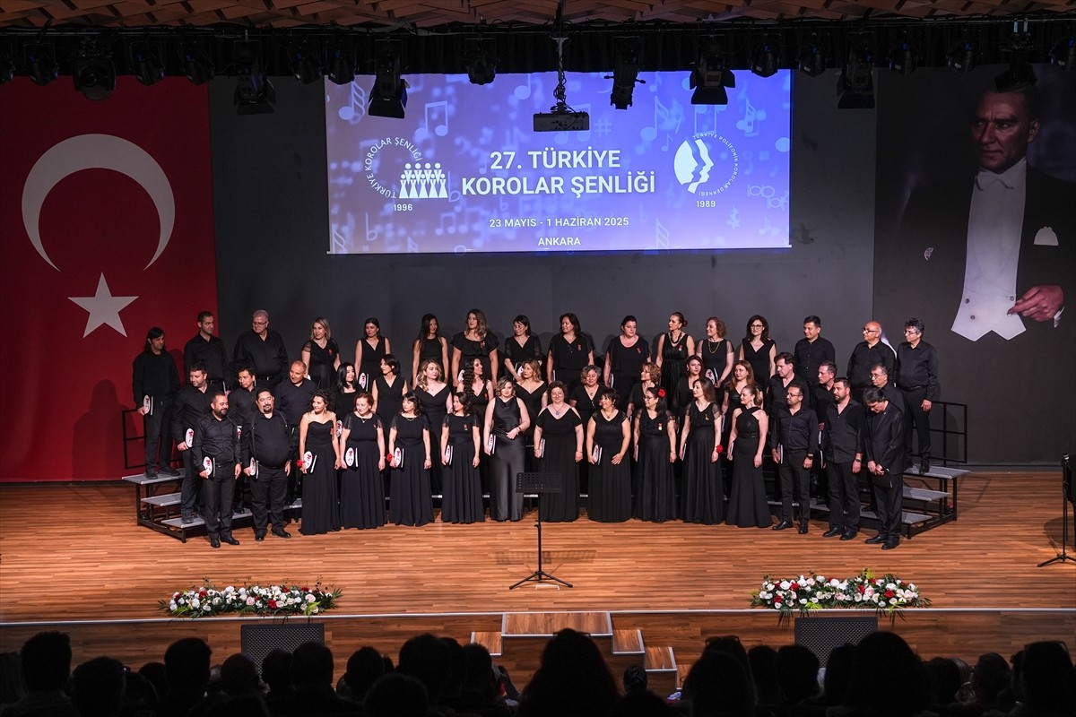 Türkiye Polifonik Korolar Derneğince (TPKD) düzenlenen 27. Türkiye Korolar Şenliği başladı. Şenlik...