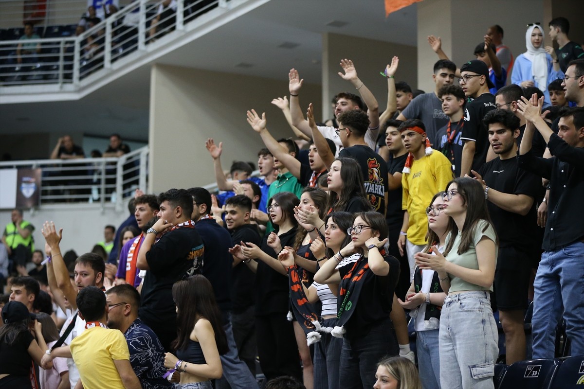 Türkiye Sigorta Basketbol Süper Ligi'nin 29. hafta maçında, Yukatel Merkezefendi Belediyesi Basket...