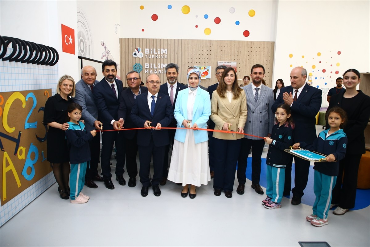 Türkiye Teknoloji Takımı Vakfı (T3 Vakfı), Azerbaycan'da biri Bakü'deki Azerbaycan Uluslararası...