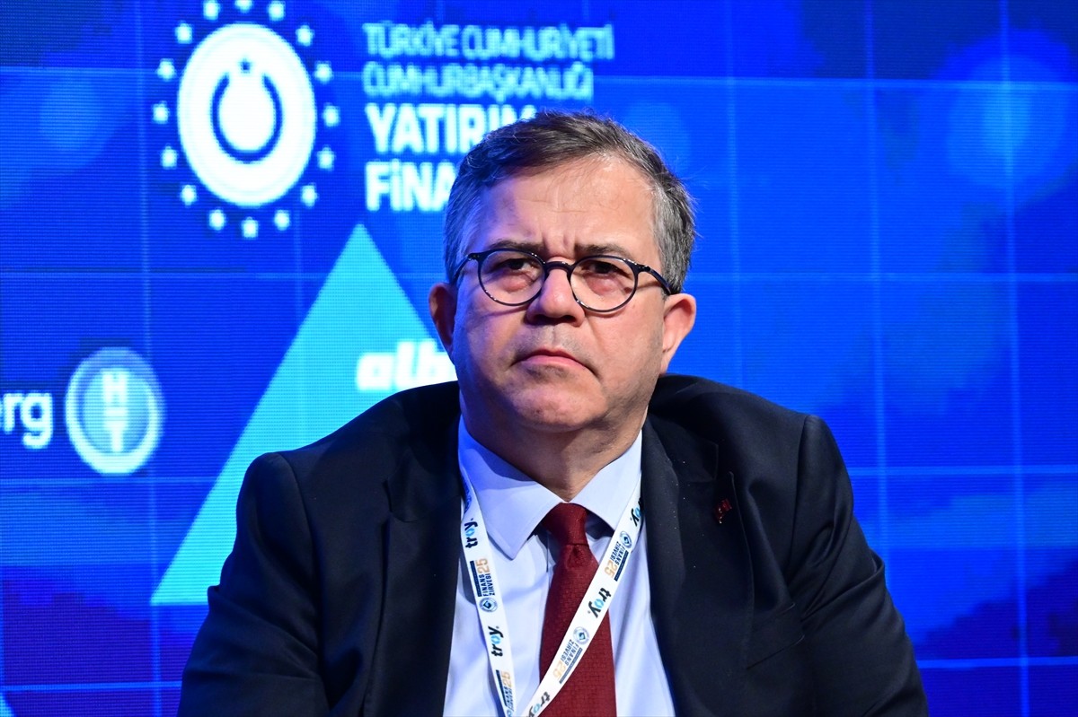 Türkiye Varlık Fonu Genel Müdür Yardımcısı Mahmut Kayacık, Boğaziçi Üniversitesinin ev...