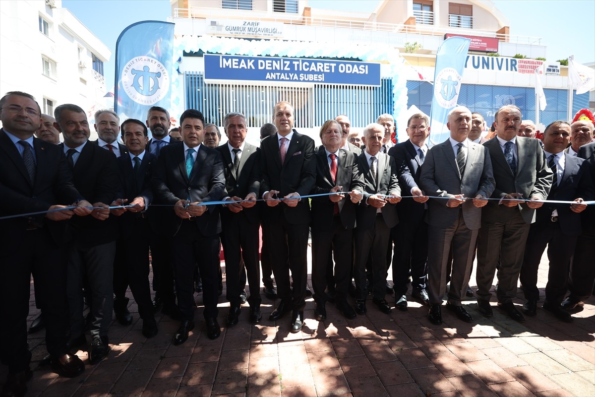 Ulaştırma ve Altyapı Bakan Yardımcısı Osman Boyraz, İMEAK Deniz Ticaret Odası Antalya Şubesi'nin...