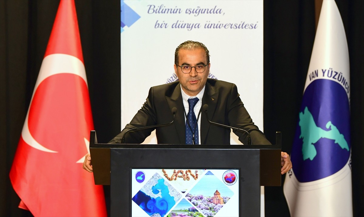 Van Yüzüncü Yıl Üniversitesi (YYÜ) Dursun Odabaş Tıp Merkezince "Sağlık Hizmetlerinde Kalite ve...