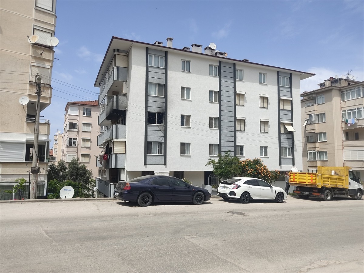 Yalova'nın Çınarcık ilçesindeki bir apartmanda çıkan yangında karı koca öldü, çiftin özel...