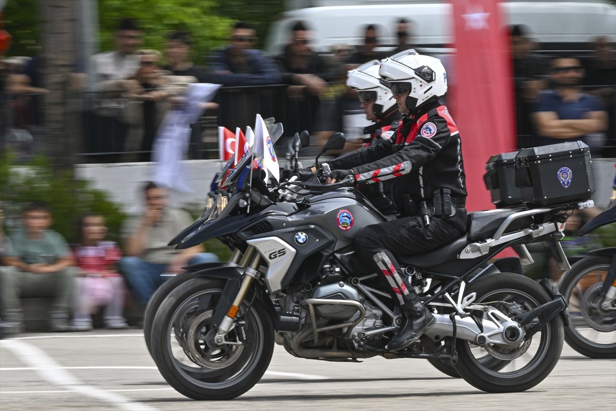 Yunus polisleri, 19 Mayıs Atatürk'ü Anma, Gençlik ve Spor Bayramı kapsamında, Ankara'da çeşitli...