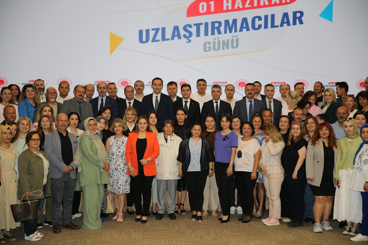 Adalet Bakanlığı Ceza İşleri Genel Müdürü Oğuzhan Yaşar (ortada), Antalya’da Adalet Teşkilatını...