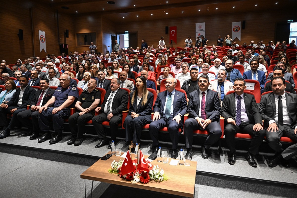 Adana'da, "Doğru tanıtım, marka şehir, gastronomisinden tarihine tüm potansiyeliyle Adana'nın imaj...