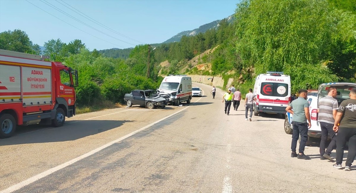 Adana'nın Saimbeyli ilçesinde ambulansla çarpışan otomobildeki 1 kişi hayatını kaybetti, 1 kişi...