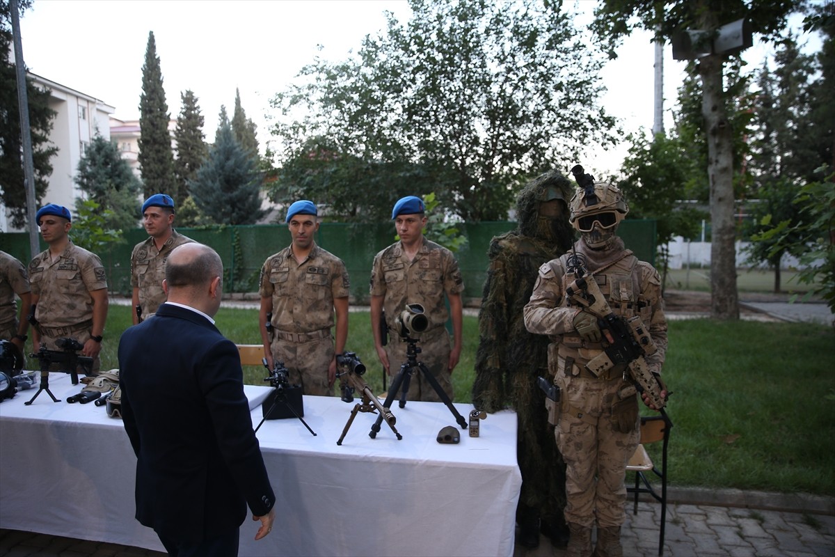 Adıyaman'da, Jandarma Teşkilatının 186'ncı kuruluş yıl dönümü kapsamında şehit ve gazi yakınları...