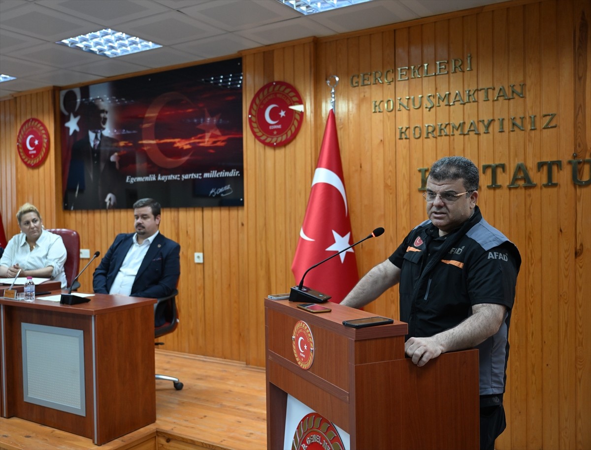 AFAD Edirne İl Müdürü Elvan Kaya, İl Genel Meclisinin haziran ayı oturumunda yaptığı konuşmada...