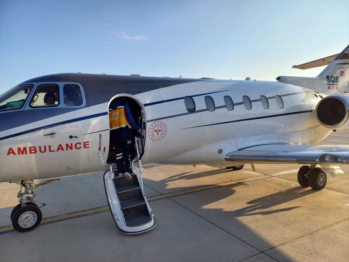 Ağrı'da 1350 gram olarak dünyaya gelen ve yoğun bakımda tedavi altına alınan prematüre bebek...