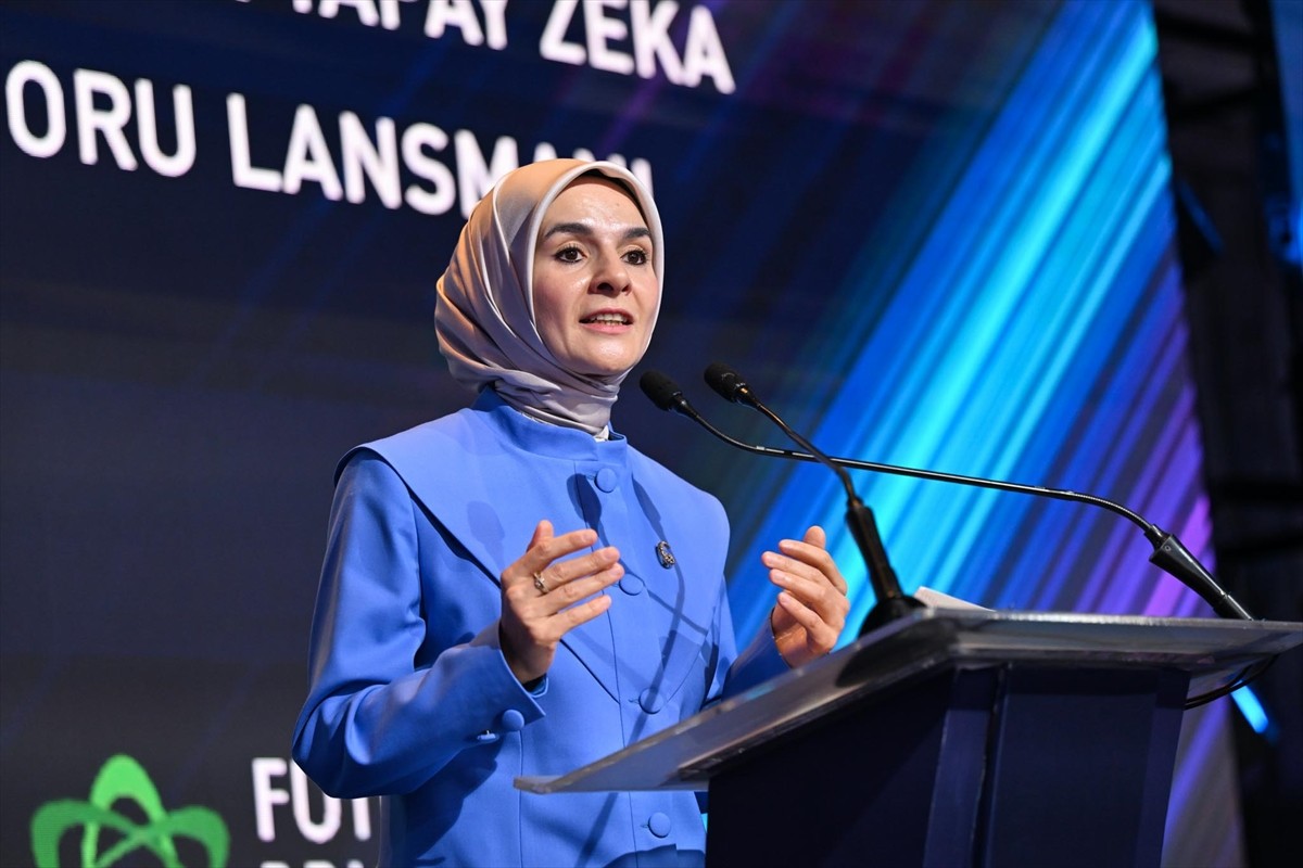 Aile ve Sosyal Hizmetler Bakanı Mahinur Özdemir Göktaş, İstanbul'da bir otelde gerçekleştirilen...