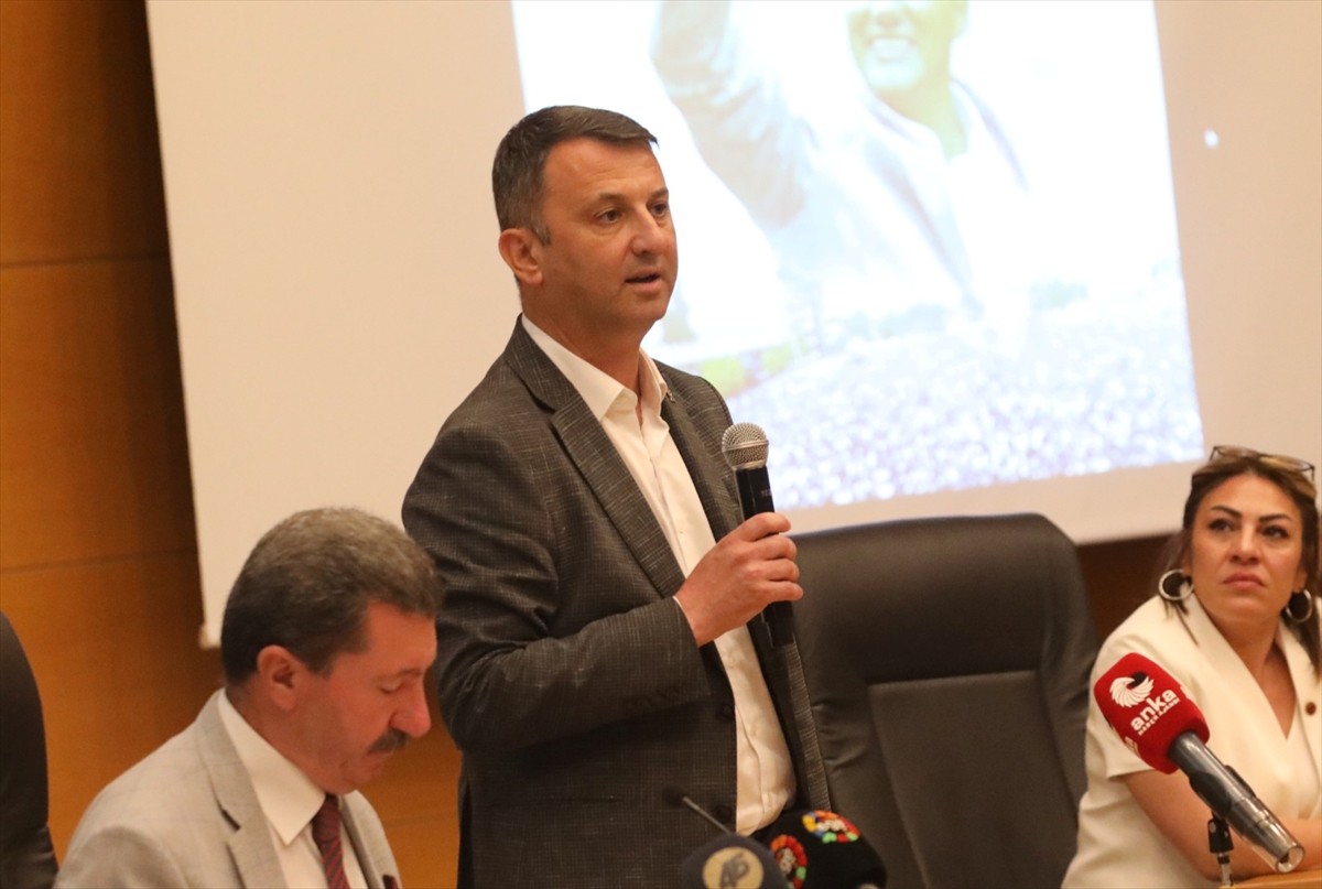 Akhisar Belediye Başkanı Besim Dutlulu’nun vefat eden Ferdi Zeyrek’in yerine Manisa Büyükşehir...