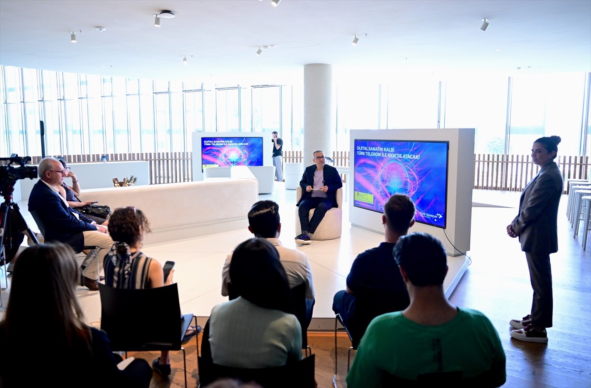 Anadolu Ajansının (AA) Global İletişim Ortağı olduğu "5. İstanbul Dijital Sanat Festivali" (IDAF)...