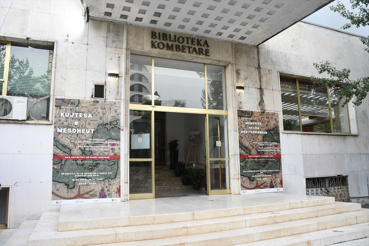 Arnavutluk'un başkenti Tiran'da aralarında Osmanlıca eserlerin de bulunduğu "Akdeniz'in Hafızası"...