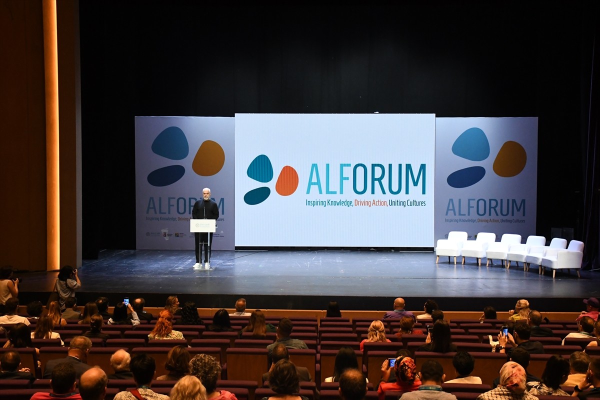 Arnavutluk’un başkenti Tiran’da dün başlayan "Bilgiden Eyleme: Avrupa-Akdeniz Bölgesinde Diyaloğu...