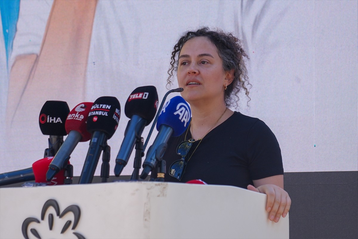 Ataşehir'de, Kadıköy'de uğradığı bıçaklı saldırıda yaşamını yitiren 15 yaşındaki Mattia Ahmet...