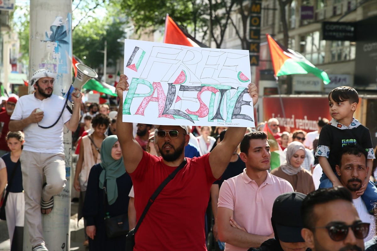 Avusturya'nın başkenti Viyana'da 30'dan fazla sivil toplum kuruluşunun düzenlediği Filistin'e...